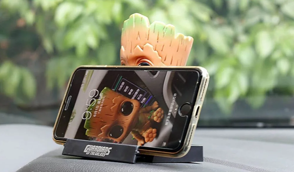 Groot Bobblehead Action Figure with Phone Stand - Image 3
