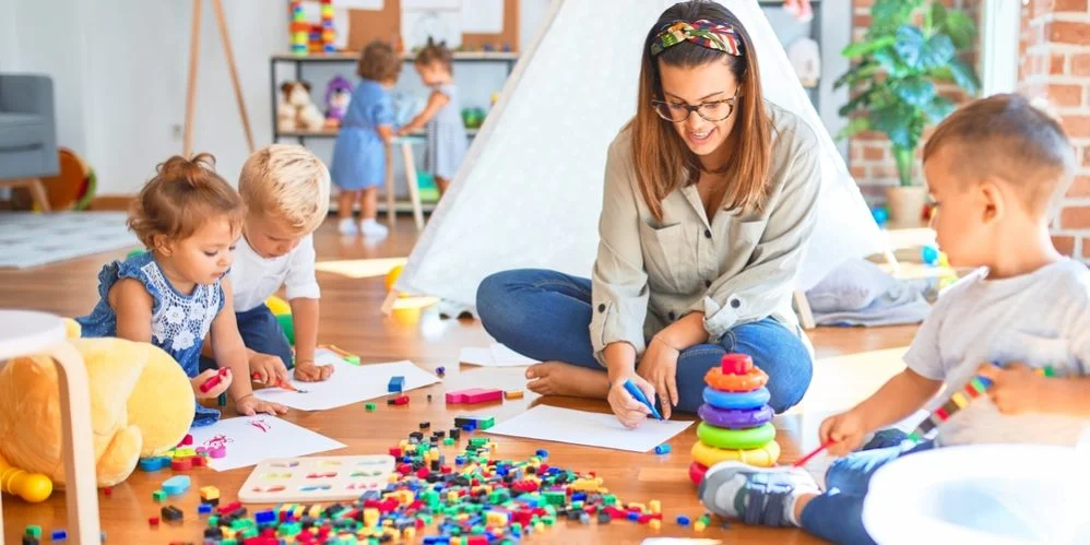 https://shopbefikar.com/wp-content/uploads/2023/10/Could-Montessori-Transform-Early-Childhood-Education_-998x499-1.jpeg.webp