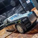 1:24 Diecast Rolls Royce Phantom Toy Car - Sound, Light, & Pull-Back Action - Image 10