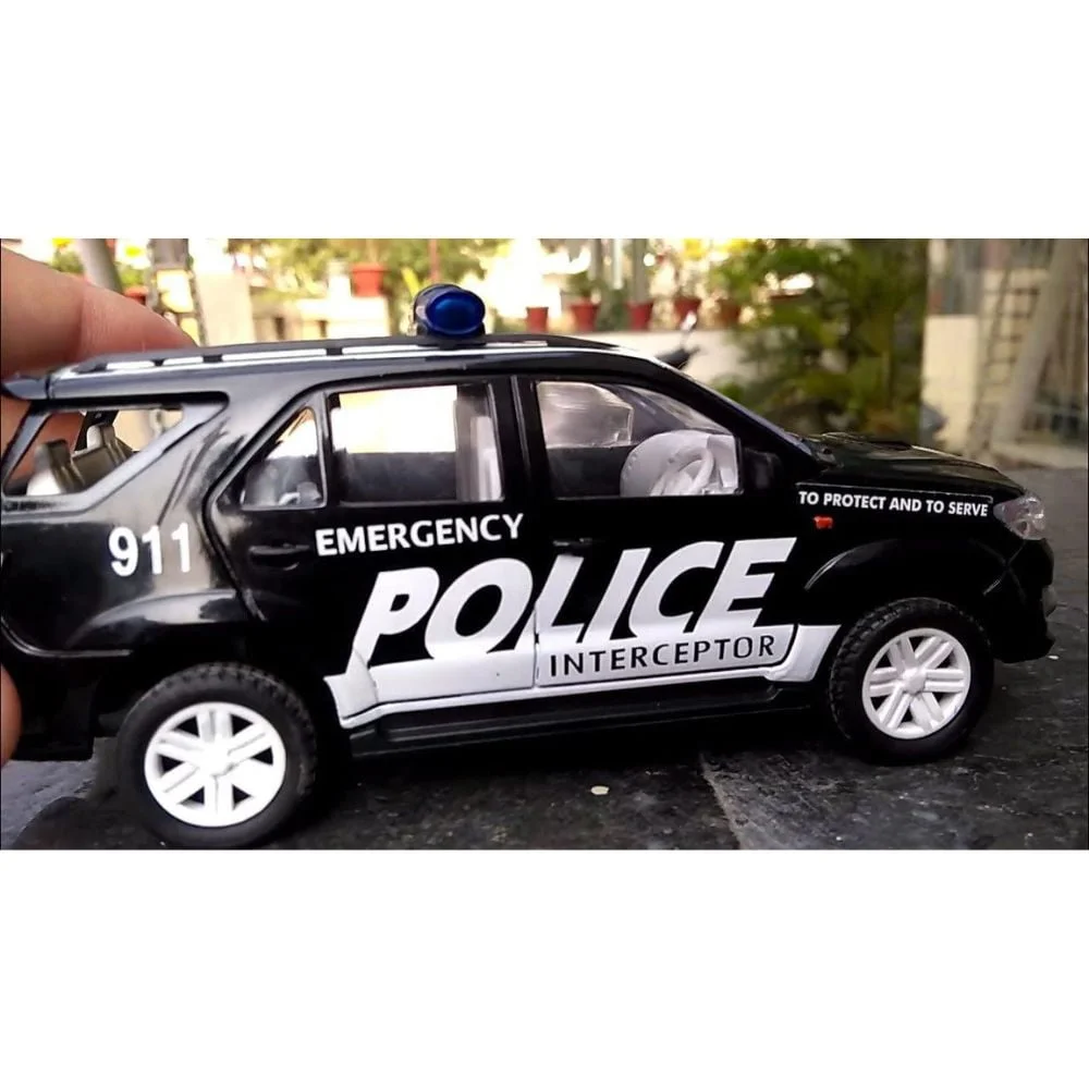 Centy Toys Police Interceptor Fortuner Car - Image 6