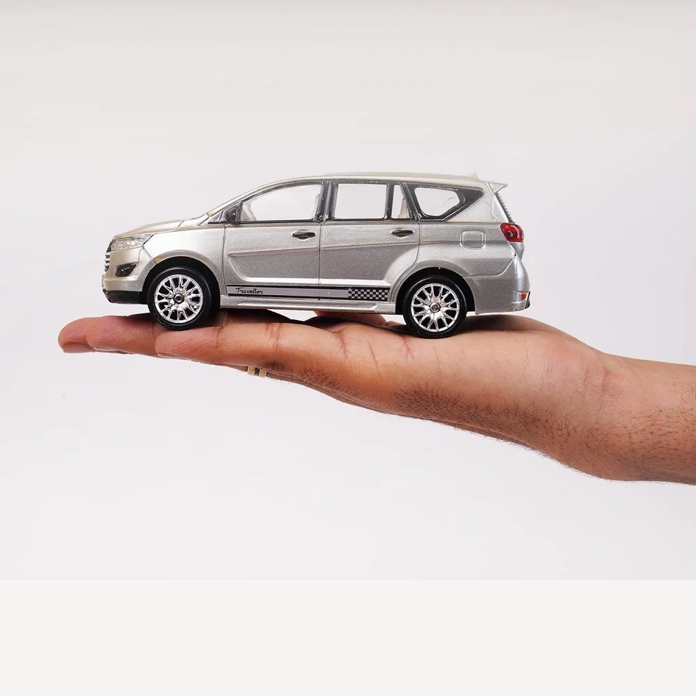 Innova Crysta Model Car With Pull Back Action - Image 4