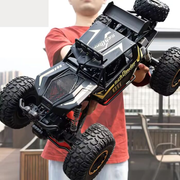 1:8 Scale Monster Truck 4WD Drive and All-Terrain Capability