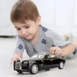 1:24 Diecast Rolls Royce Phantom Toy Car - Sound, Light, & Pull-Back Action - Image 8