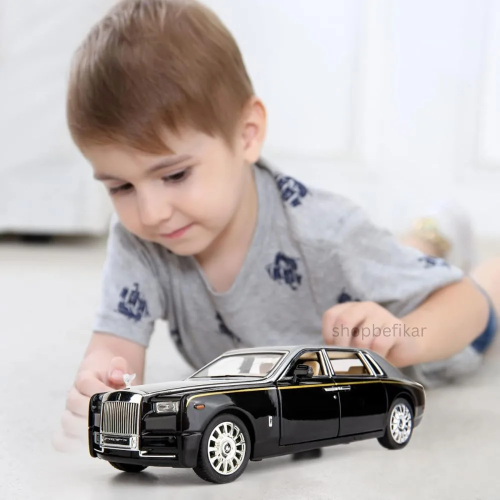 1:24 Diecast Rolls Royce Phantom Toy Car - Sound, Light, & Pull-Back Action - Image 8
