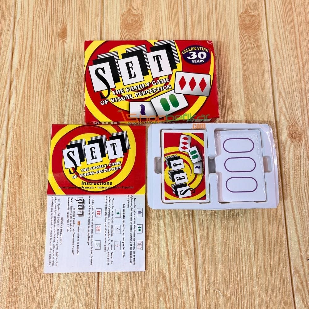 Set card family game SET: The Family Game of Visual Perception | Fun Brain-Boosting Card Game | 1+ Players | Ages 6+ | 15–30 Min Playtime - Image 3