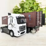 1:50 Mercedes-Benz Actros Container Truck Diecast Model | Metal Cabin, Pull Back Action, Lights & Removable Container - Image 7